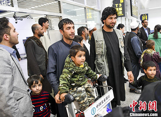 25名阿富汗先心病患儿先期抵达中国新疆接受