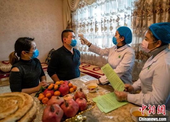 新疆疫情防控“最后一公里”乡村医生在行动