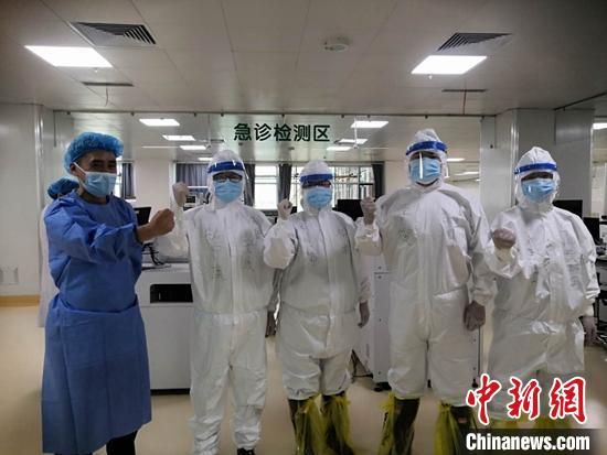 陕西援疆医疗队抵达乌鲁木齐支援核酸检测
